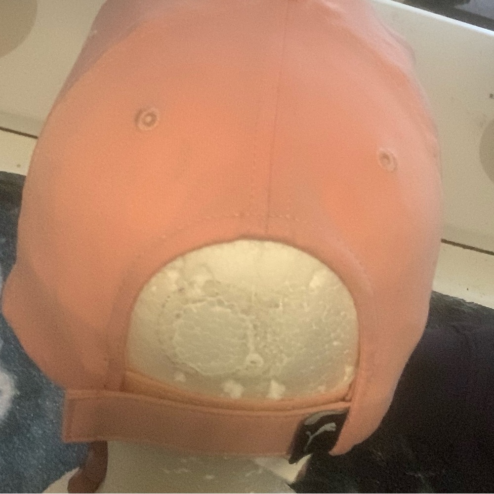 Pink puma hat - Picture 3 of 3